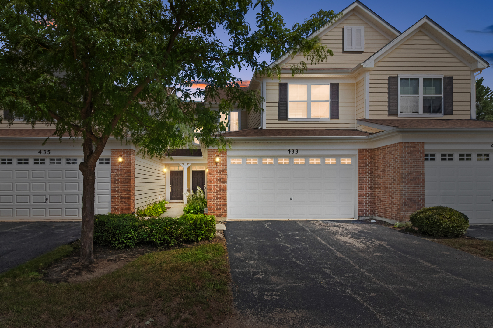 433 Acushnet Street, Elgin, IL 60124