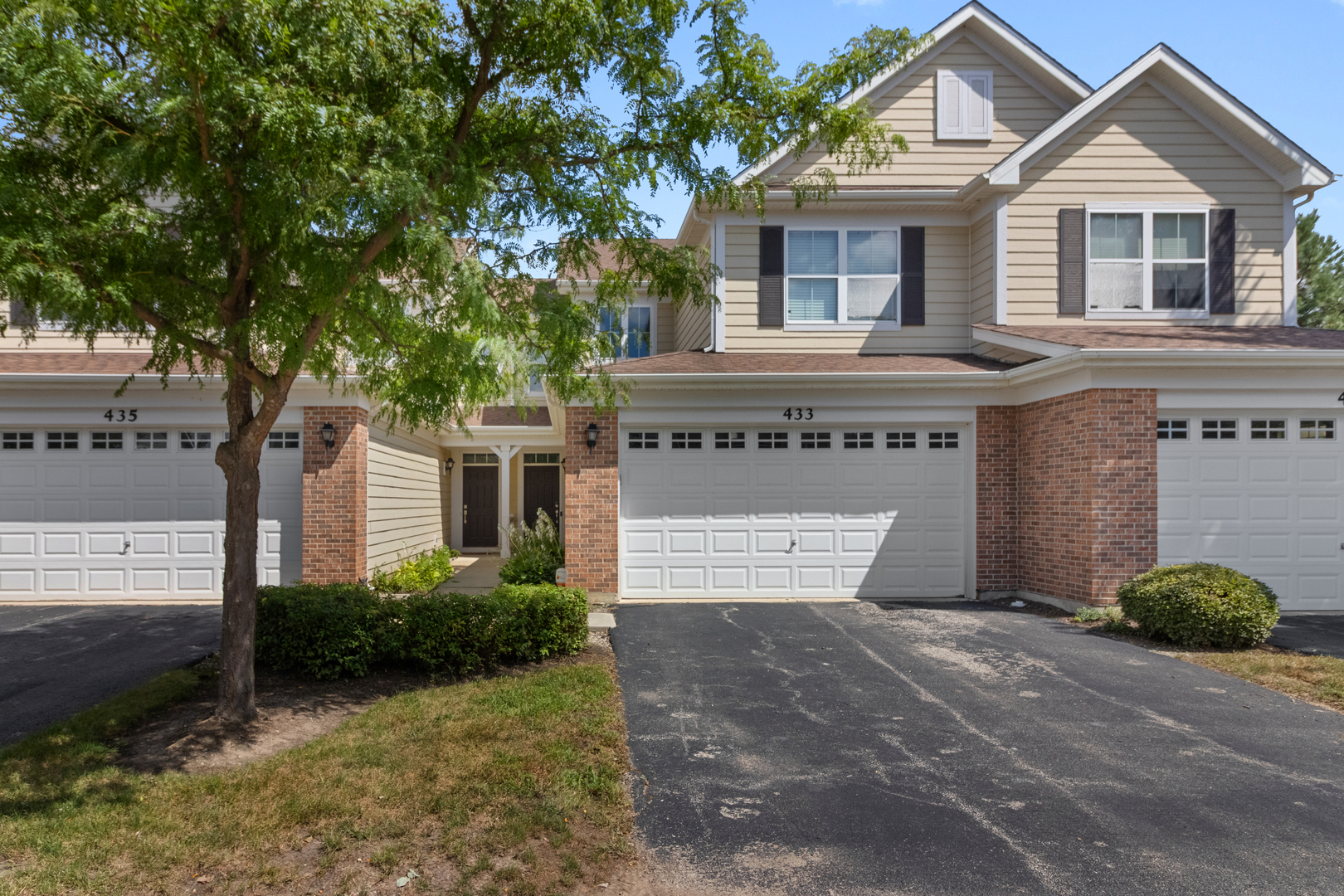 433 Acushnet Street, Elgin, IL 60124