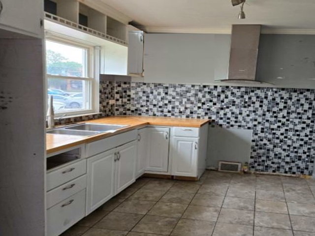 3310 Highland Avenue, Berwyn, IL 60402