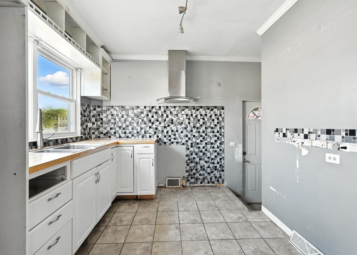 3310 Highland Avenue, Berwyn, IL 60402