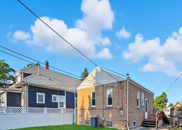 3310 Highland Avenue, Berwyn, IL 60402