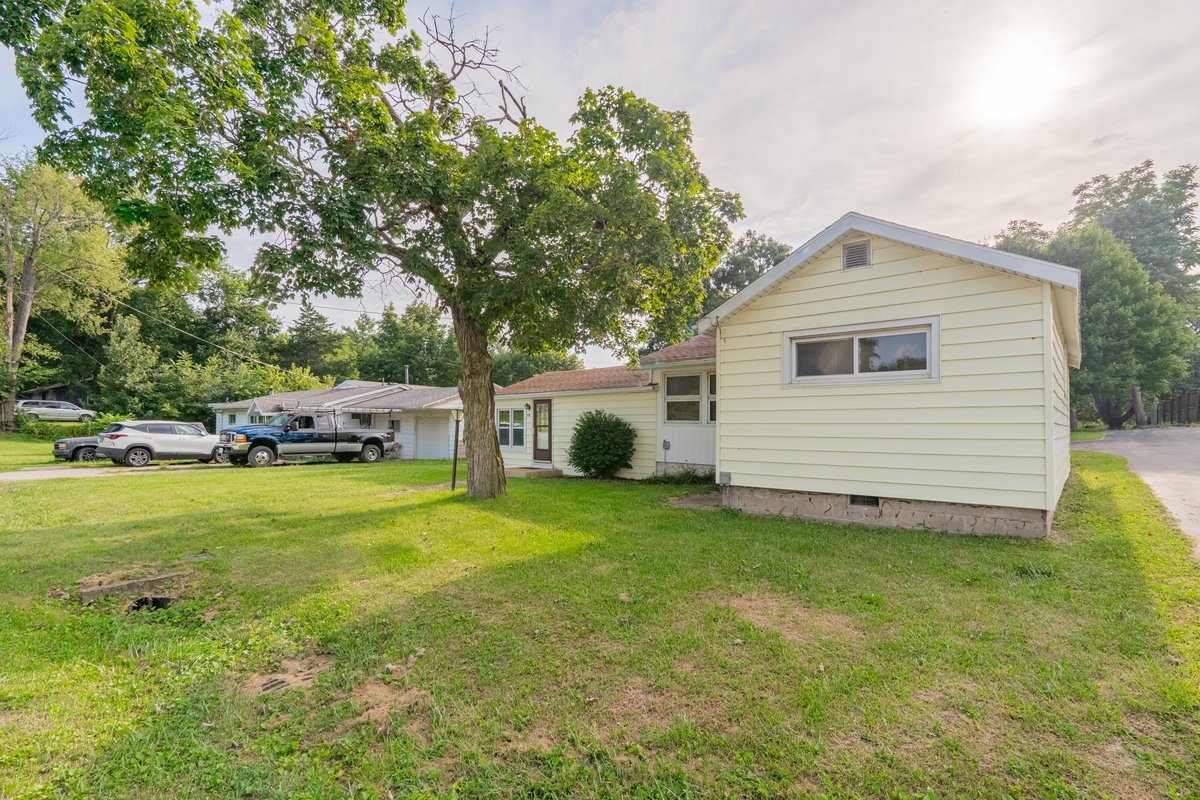 419 N Gibson Street, Clinton, IL 61727