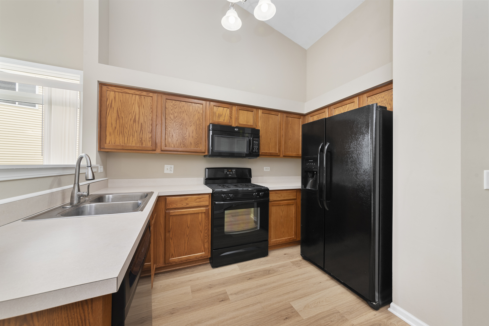 3005 Courtney Street #3005, Plano, IL 60545