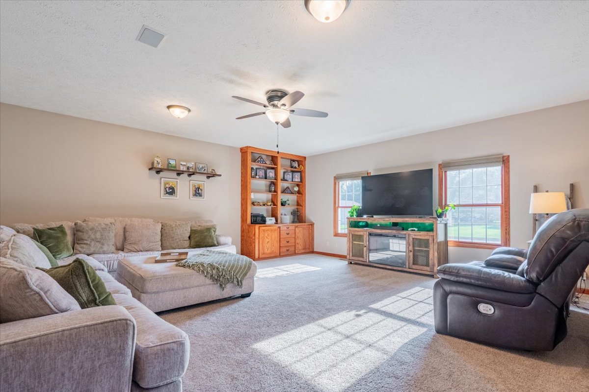 803 N East Street, Hudson, IL 61748