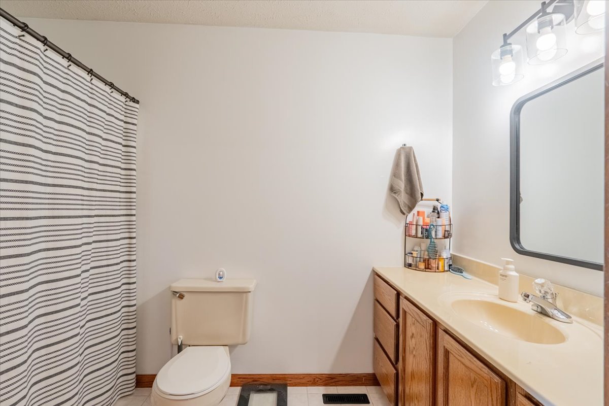 803 N East Street, Hudson, IL 61748