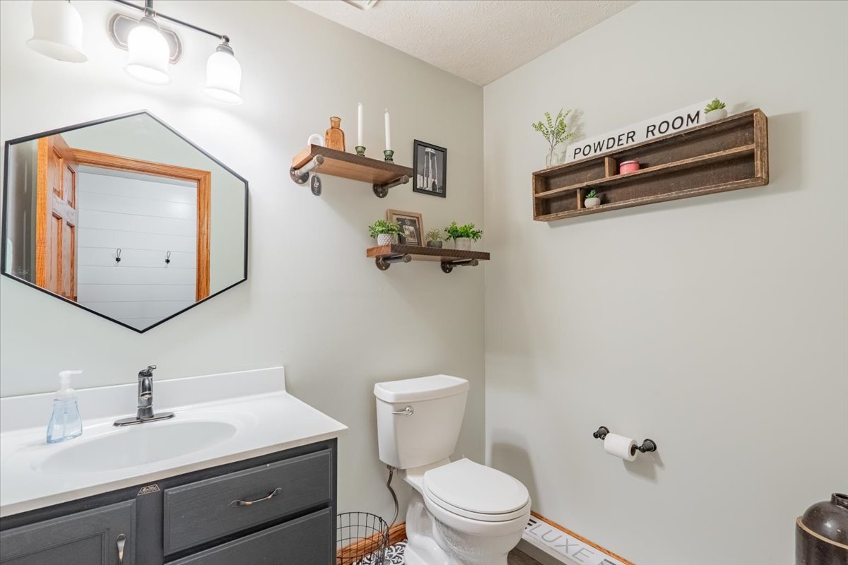 803 N East Street, Hudson, IL 61748