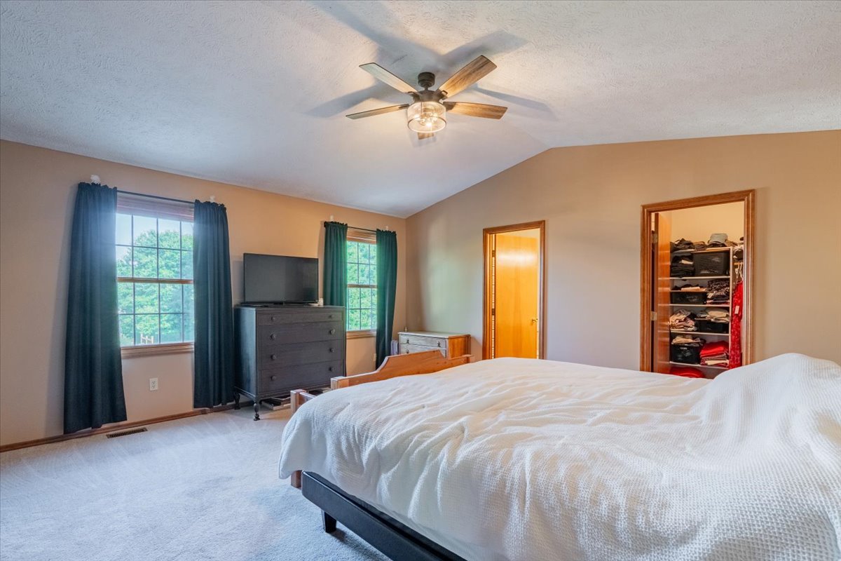 803 N East Street, Hudson, IL 61748