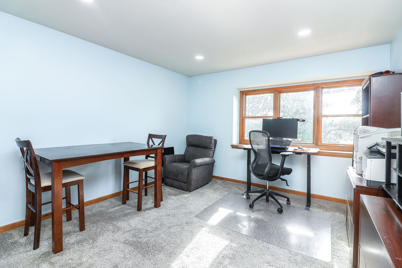 2096 Hallmark Court, Wheaton, IL 60187