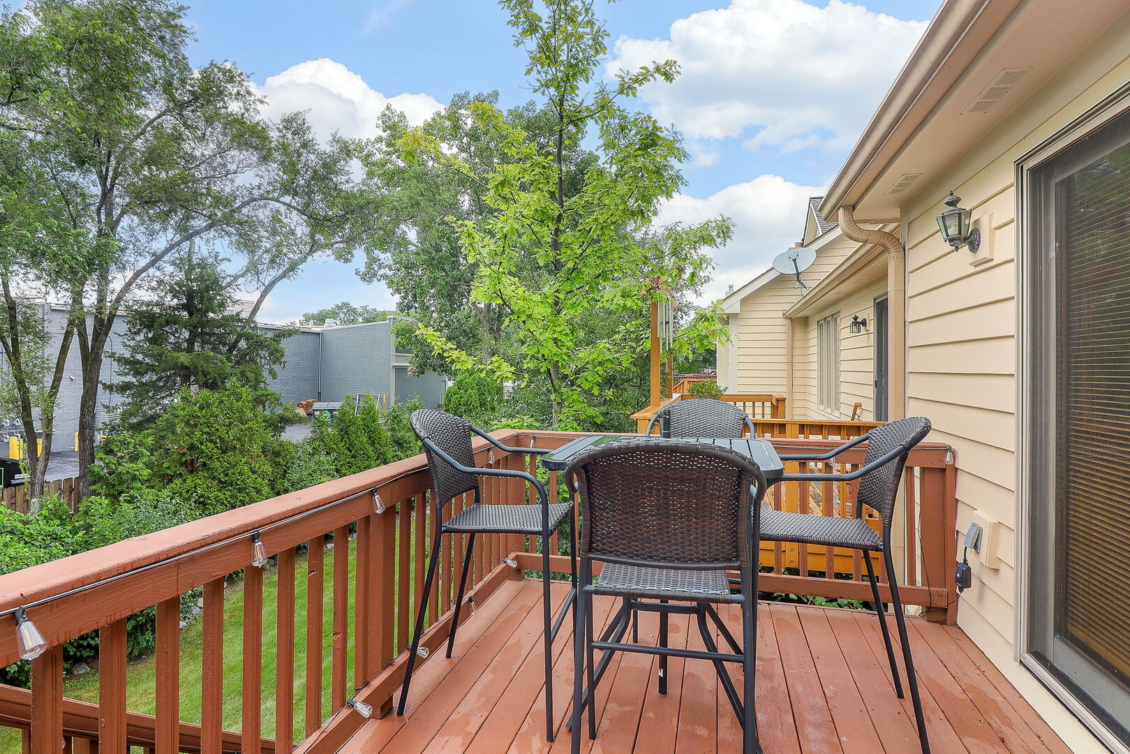 2096 Hallmark Court, Wheaton, IL 60187