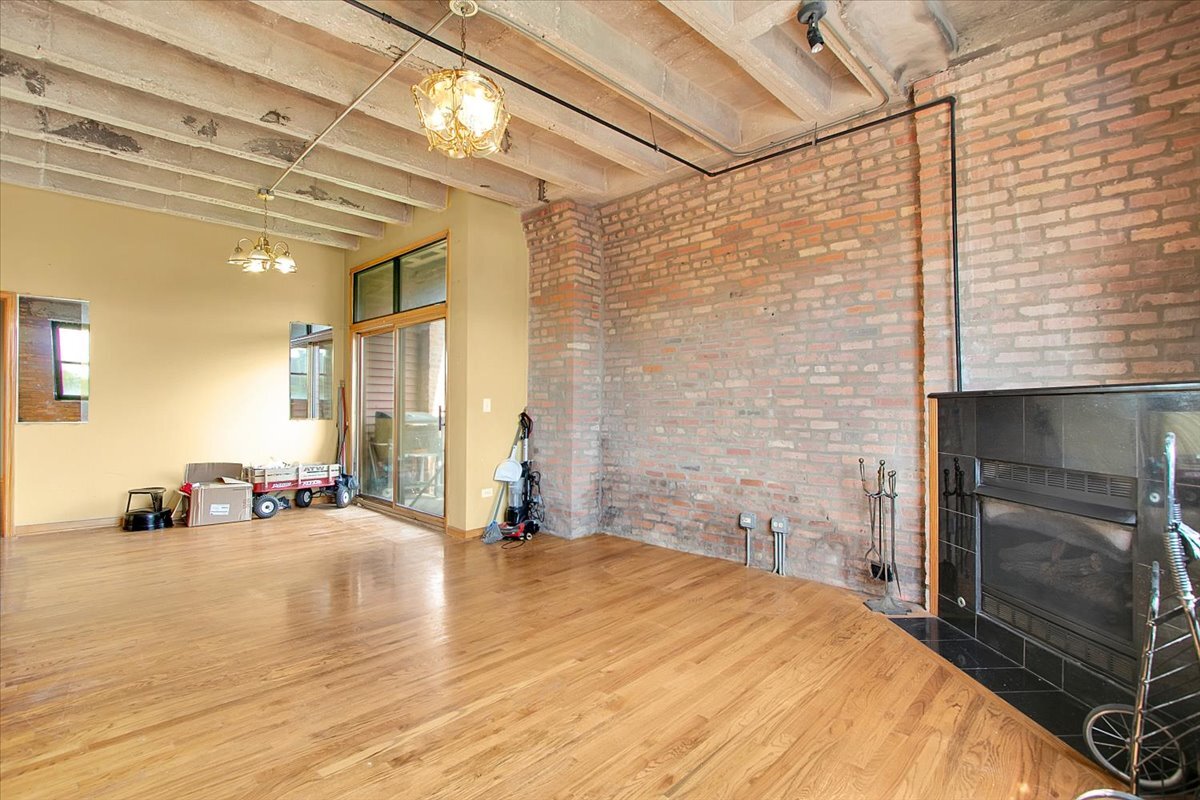 809 E 40th Street #4-4, Chicago, IL 60653