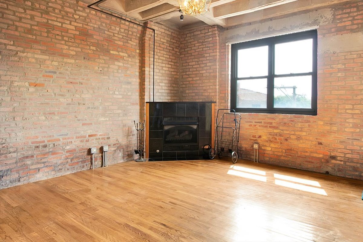 809 E 40th Street #4-4, Chicago, IL 60653