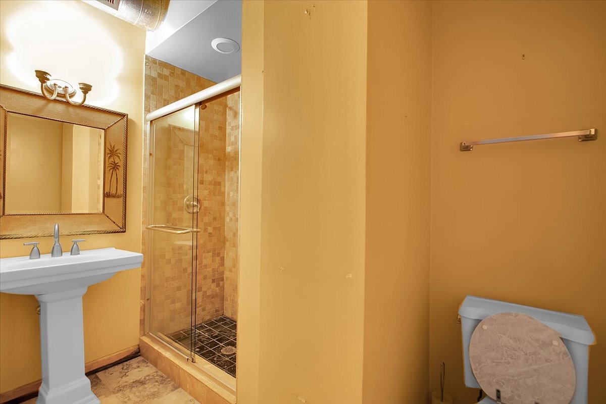 809 E 40th Street #4-4, Chicago, IL 60653