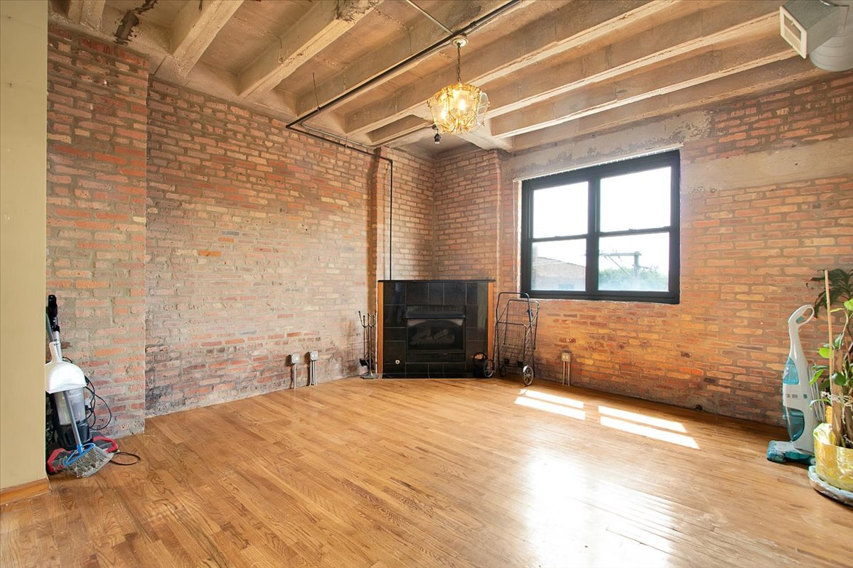 809 E 40th Street #4-4, Chicago, IL 60653