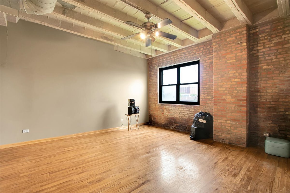 809 E 40th Street #4-4, Chicago, IL 60653