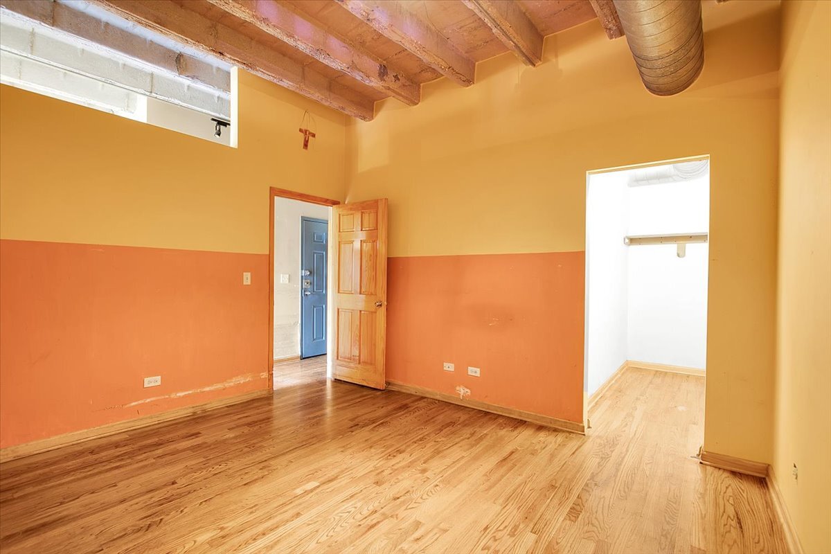 809 E 40th Street #4-4, Chicago, IL 60653