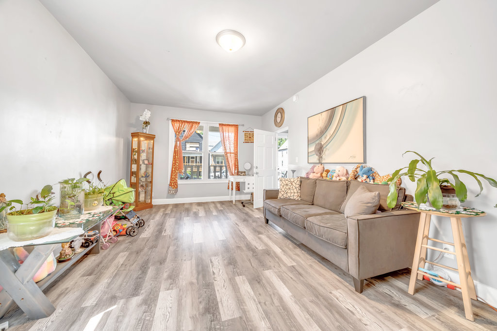 11711 S Indiana Avenue, Chicago, IL 60628