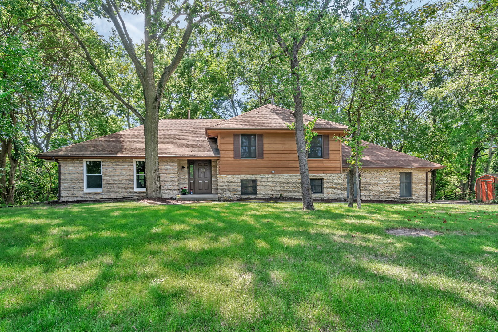 22416 S Kings Court, Shorewood, IL 60404