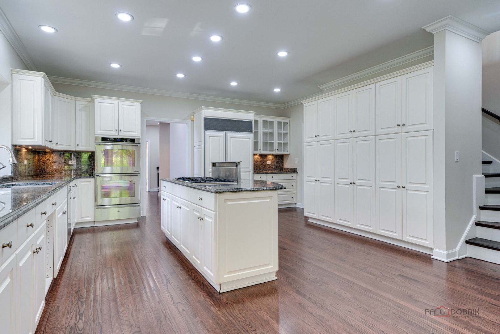12 RIDERWOOD Road, North Barrington, IL 60010
