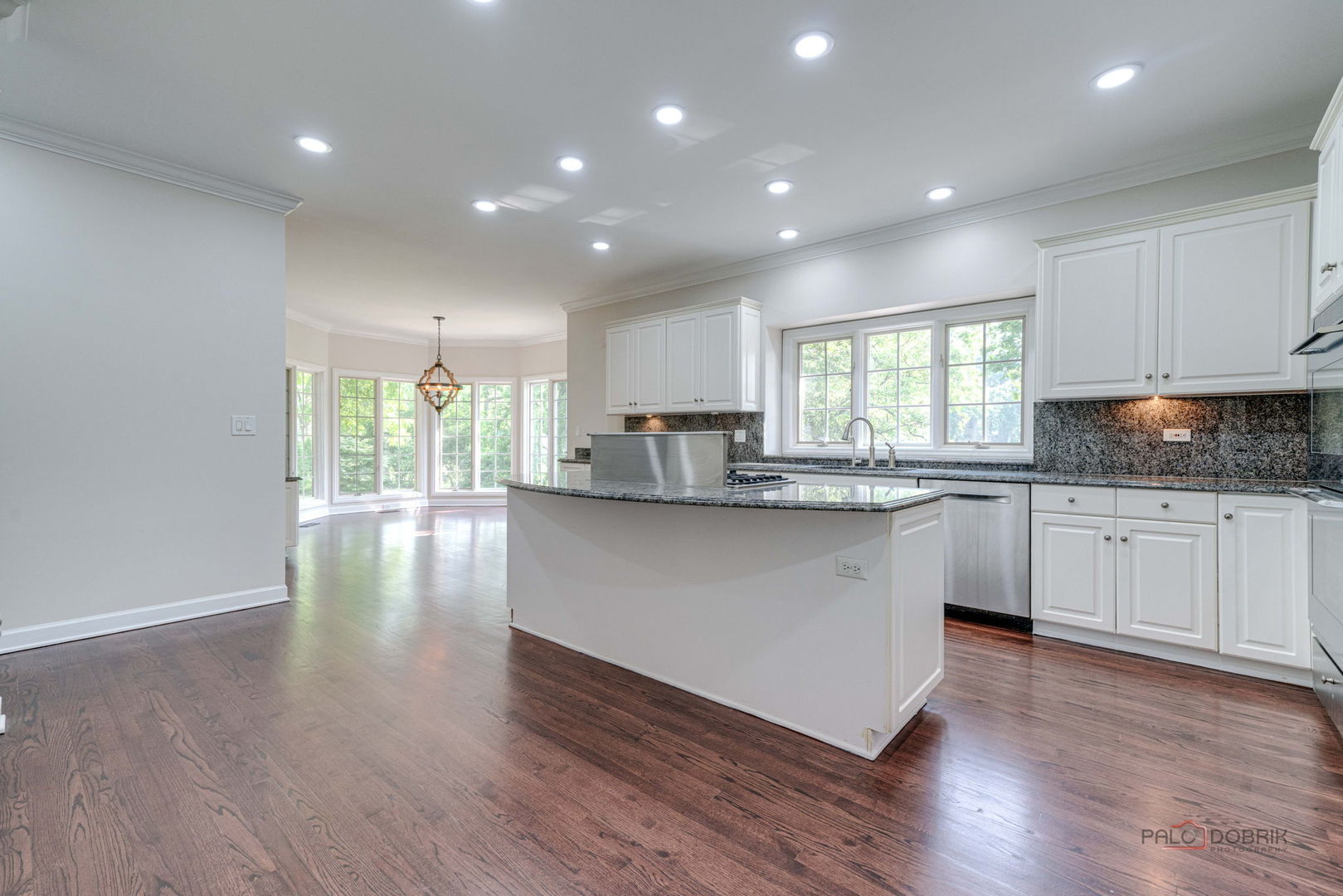 12 RIDERWOOD Road, North Barrington, IL 60010