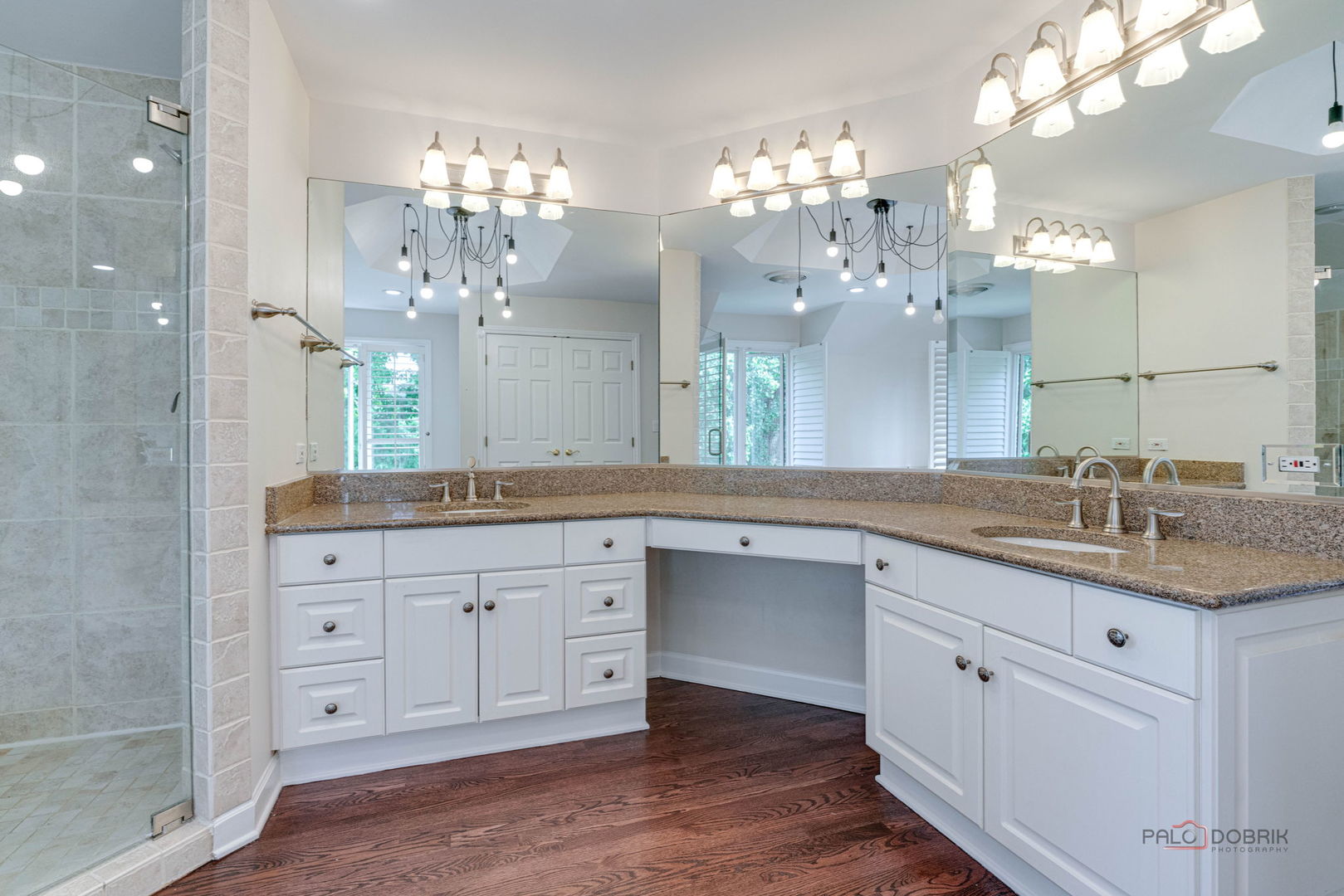 12 RIDERWOOD Road, North Barrington, IL 60010