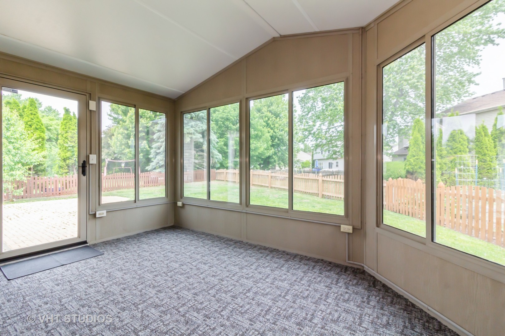2509 Oak Trails Drive, Aurora, IL 60506