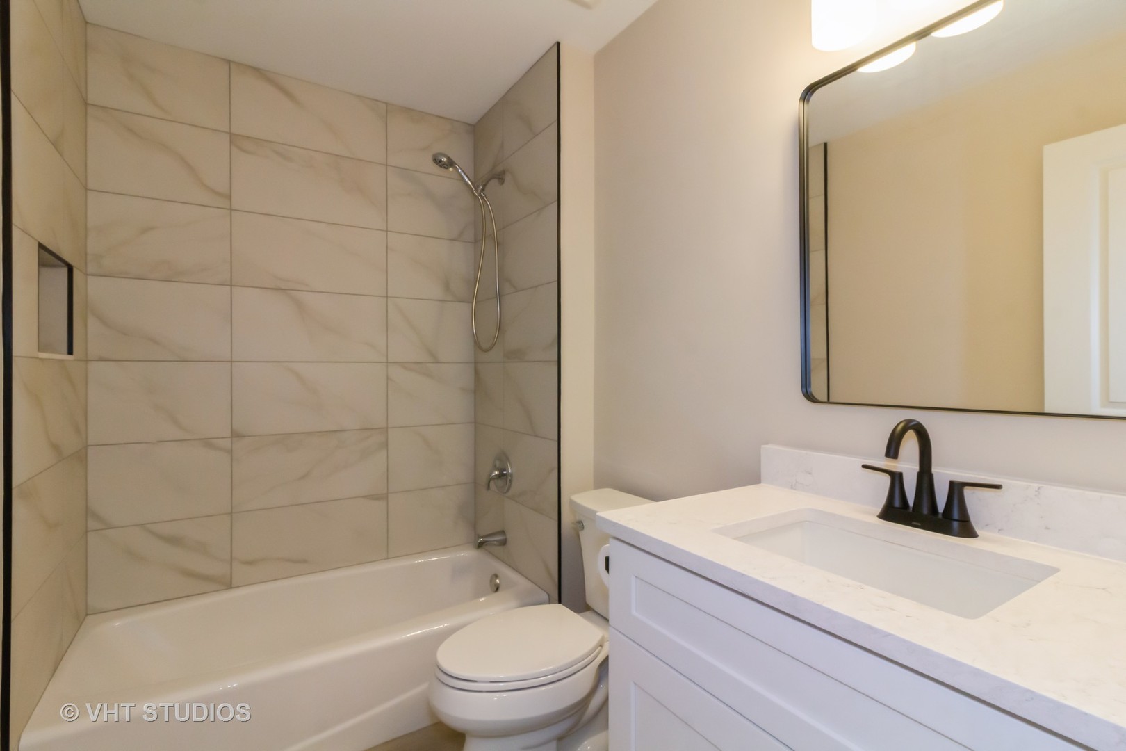 2509 Oak Trails Drive, Aurora, IL 60506