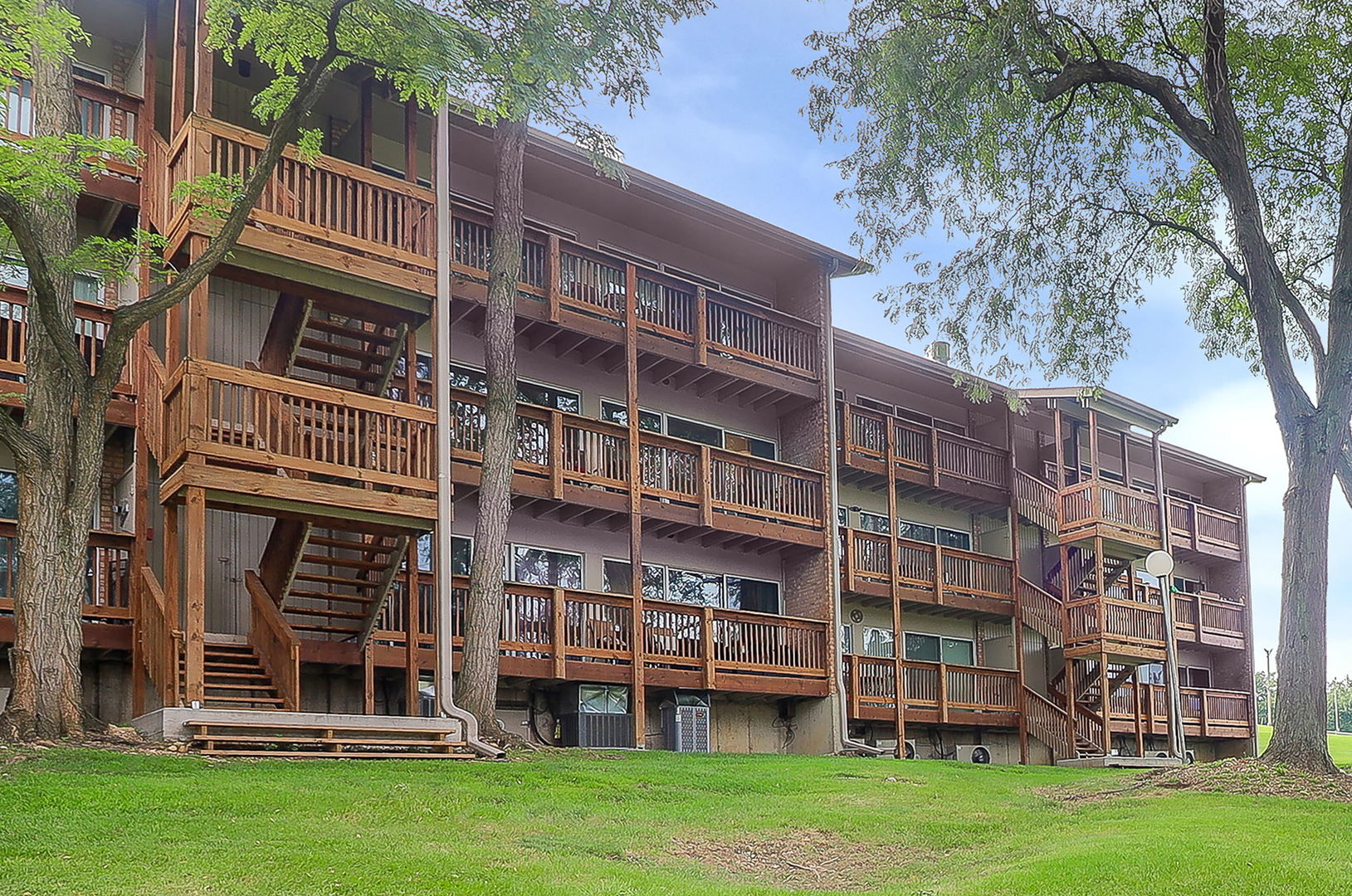 5803 Oakwood Drive #C, Lisle, IL 60532