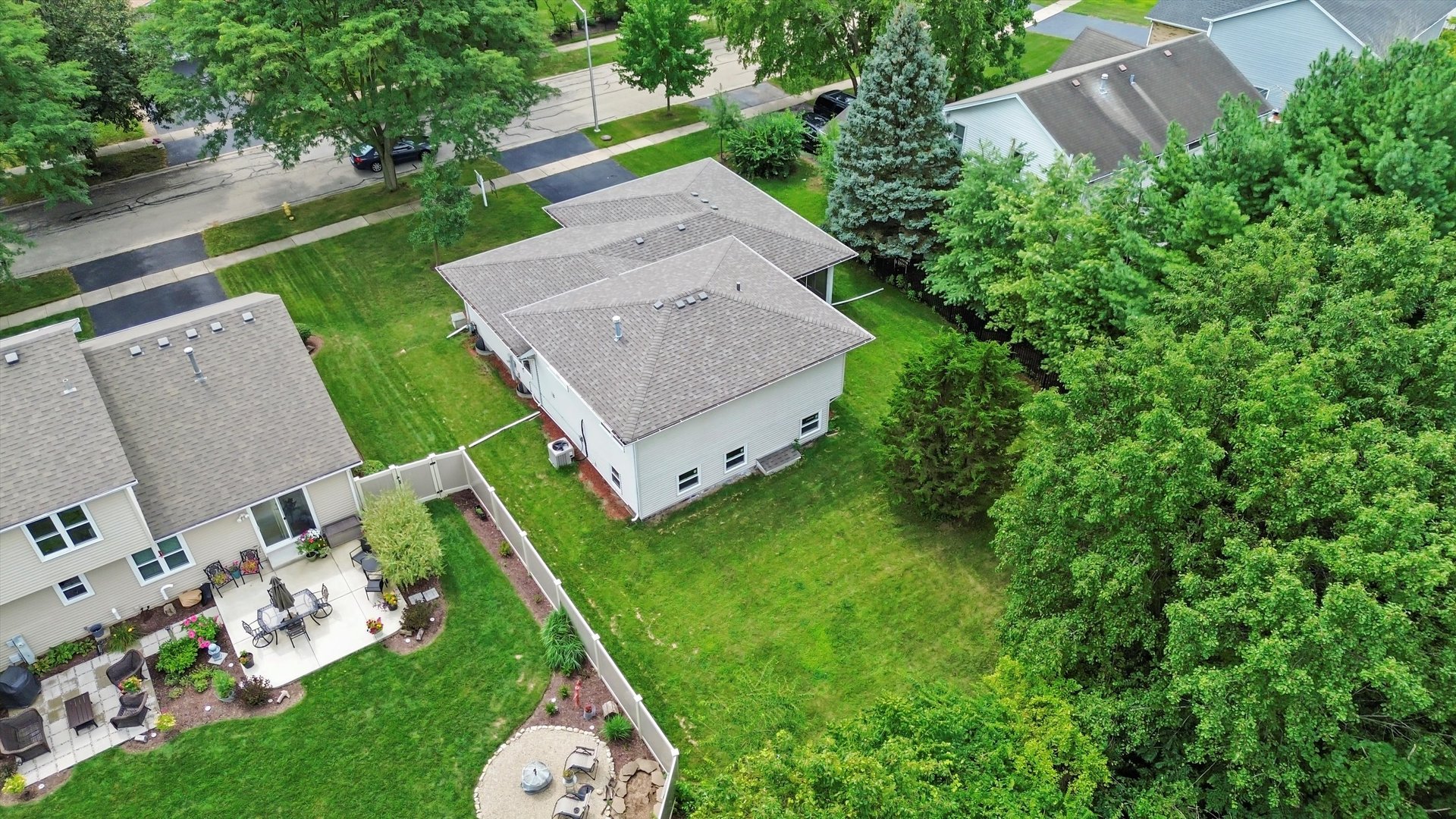 1668 Hidden Valley Drive, Bolingbrook, IL 60490