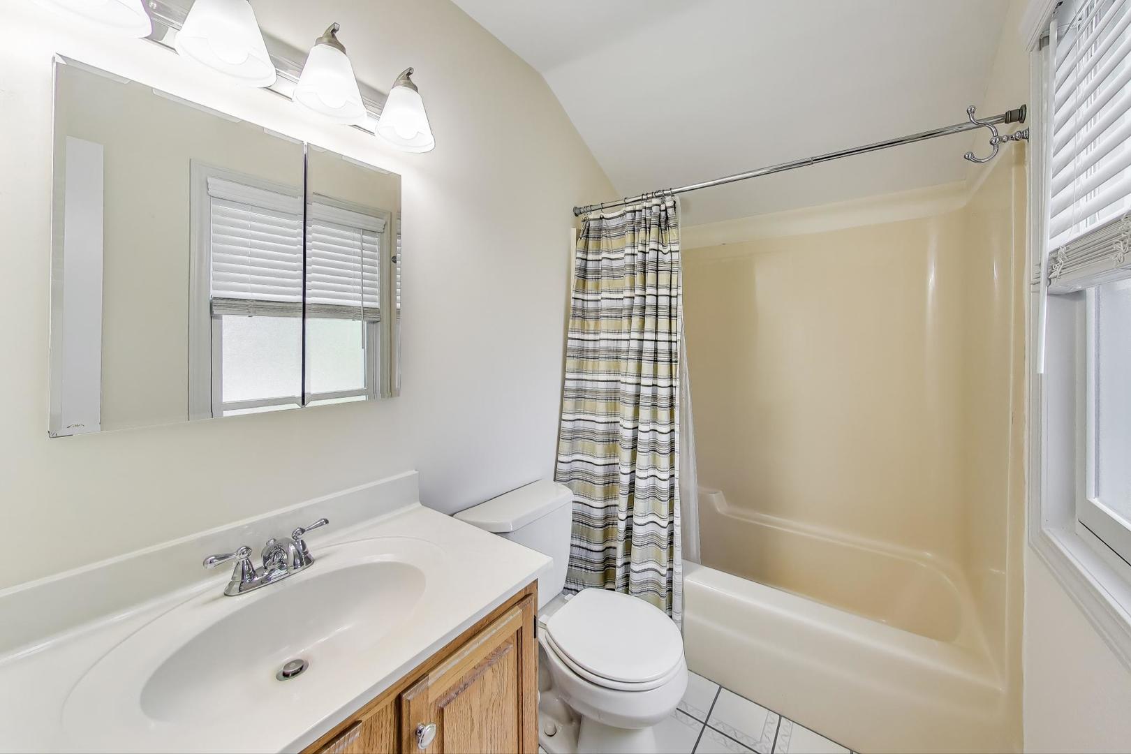 591 E Diane Drive, Palatine, IL 60074