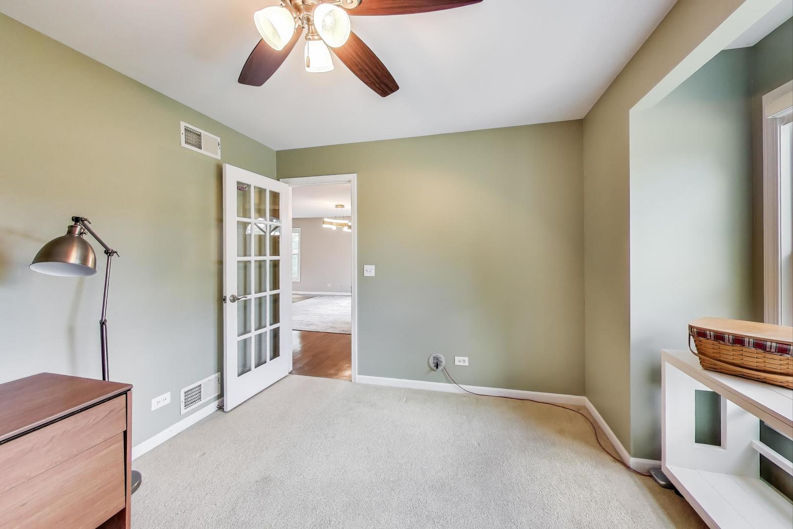 591 E Diane Drive, Palatine, IL 60074