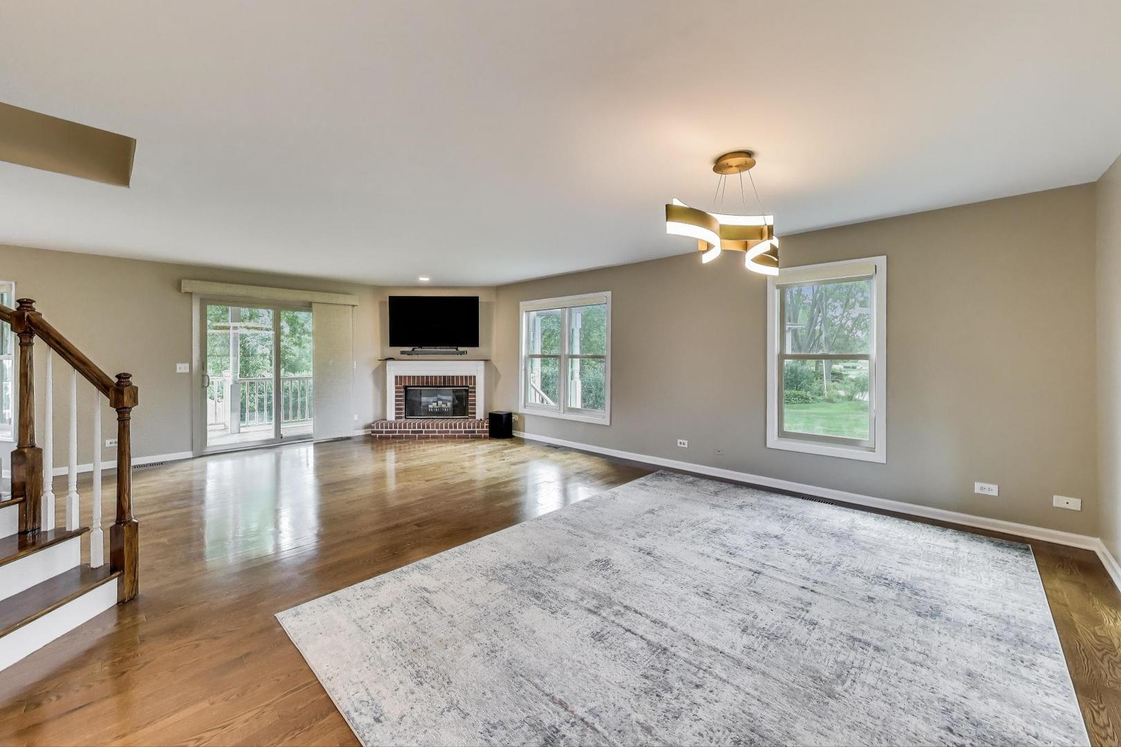591 E Diane Drive, Palatine, IL 60074