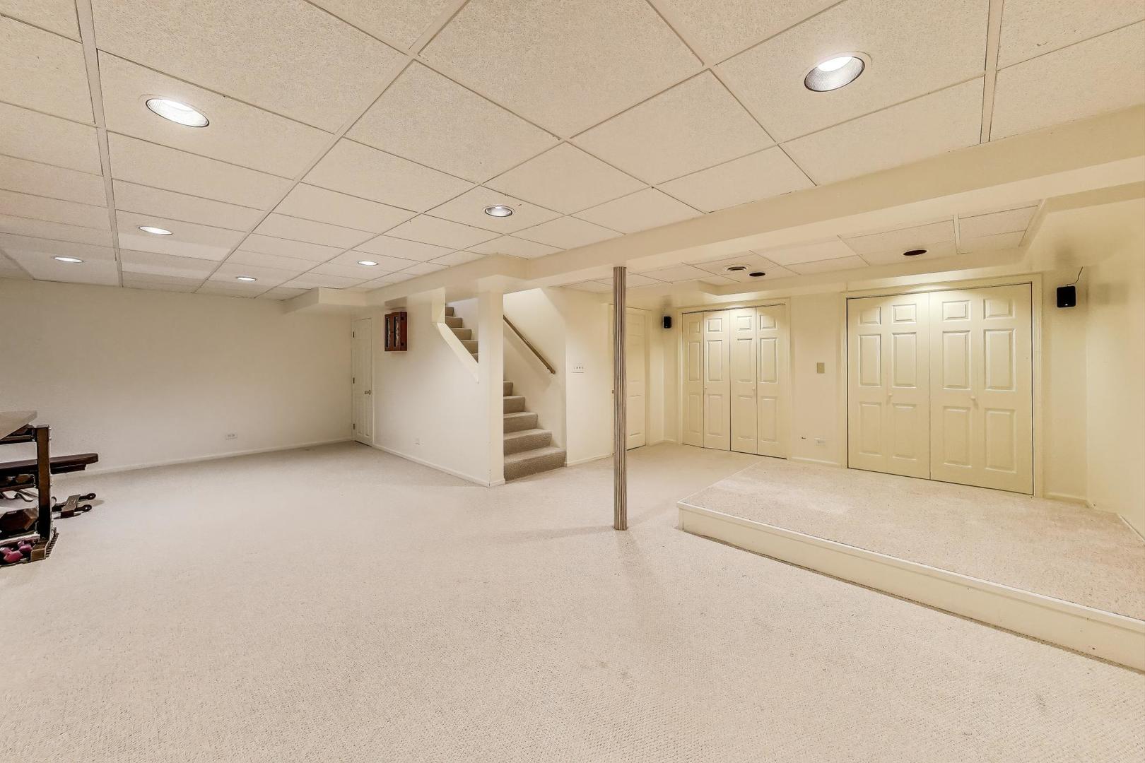 591 E Diane Drive, Palatine, IL 60074