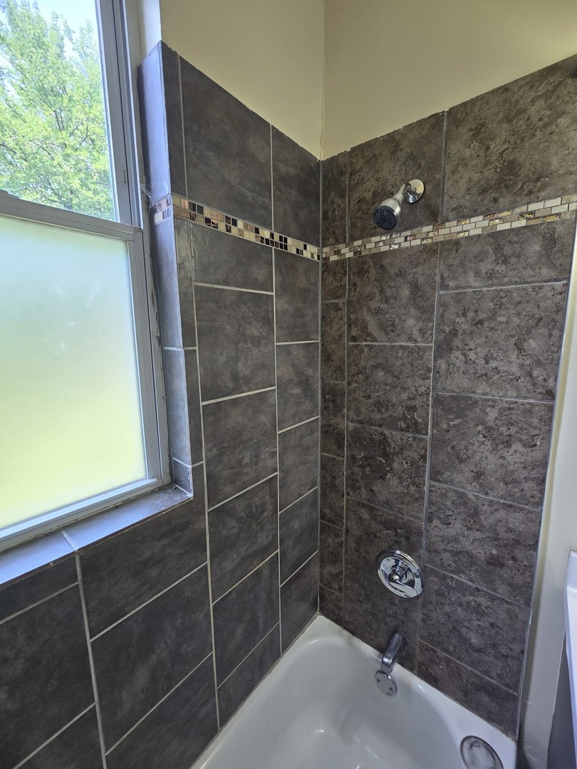 5022 S Elizabeth Street #2, Chicago, IL 60609