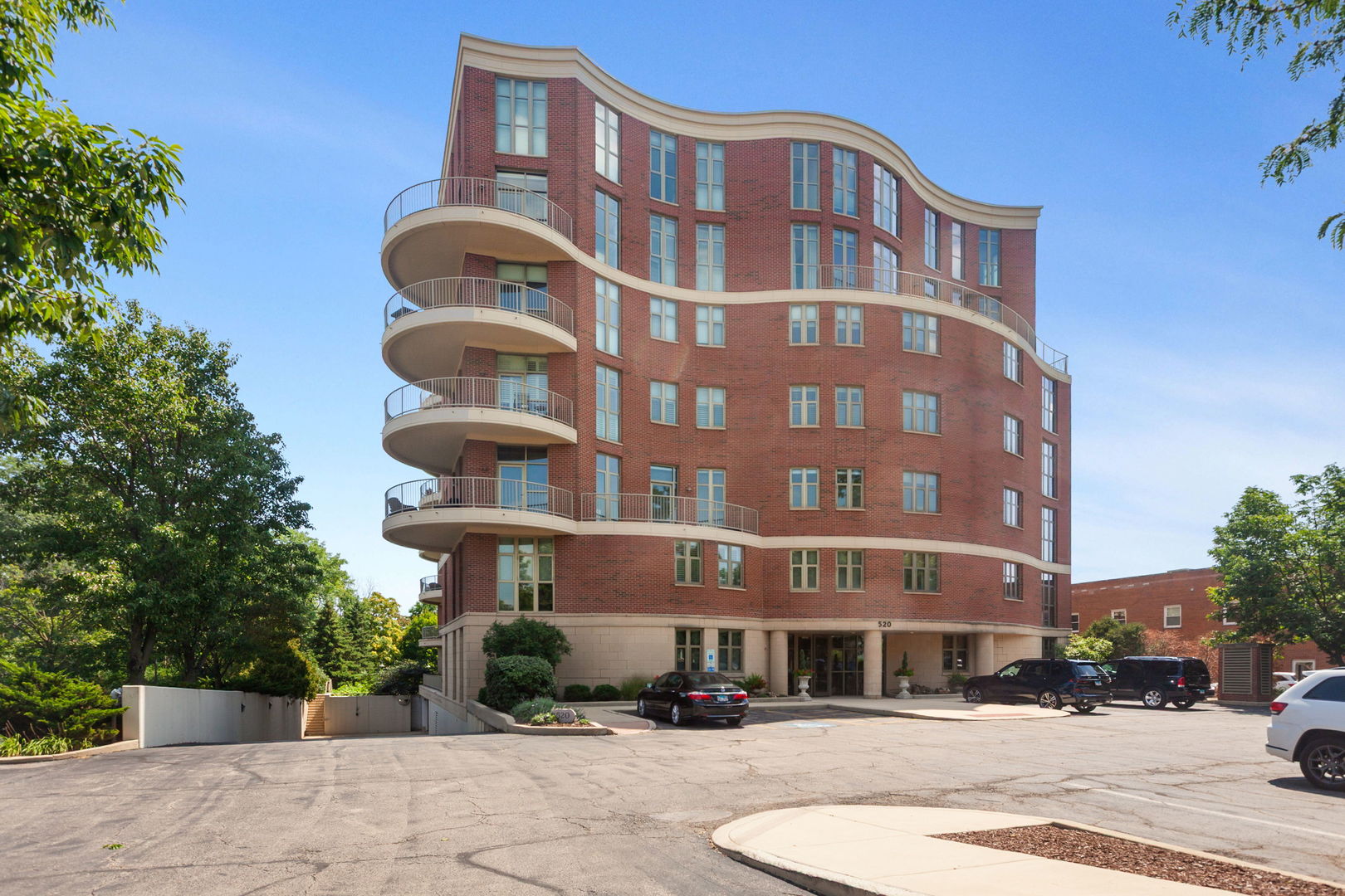520 S Washington Street #103, Naperville, IL 60540
