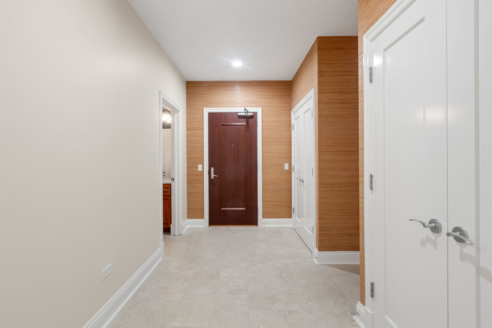 520 S Washington Street #103, Naperville, IL 60540