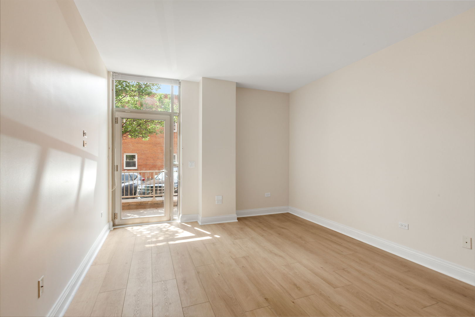 520 S Washington Street #103, Naperville, IL 60540