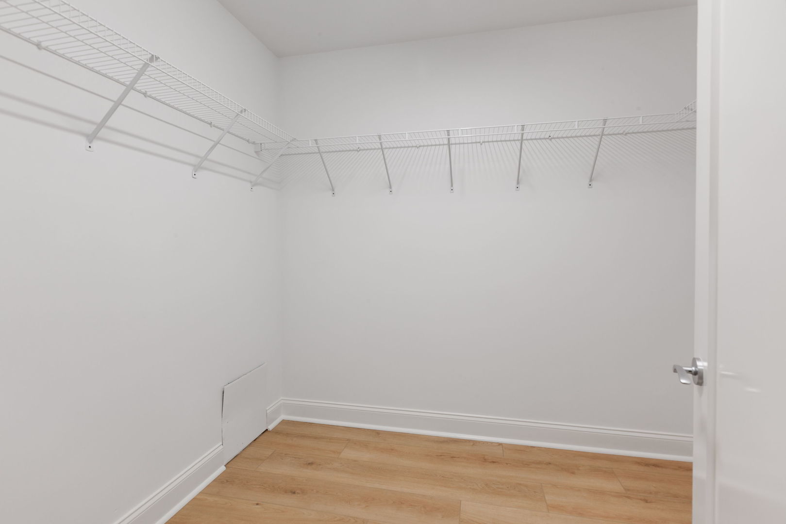 520 S Washington Street #103, Naperville, IL 60540