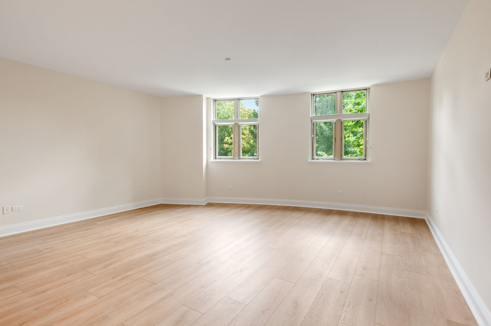 520 S Washington Street #103, Naperville, IL 60540