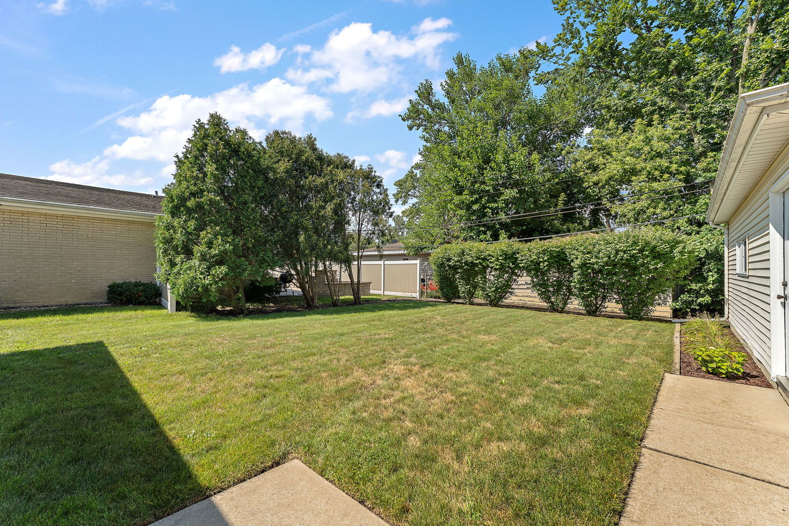 16506 School Street, South Holland, IL 60473