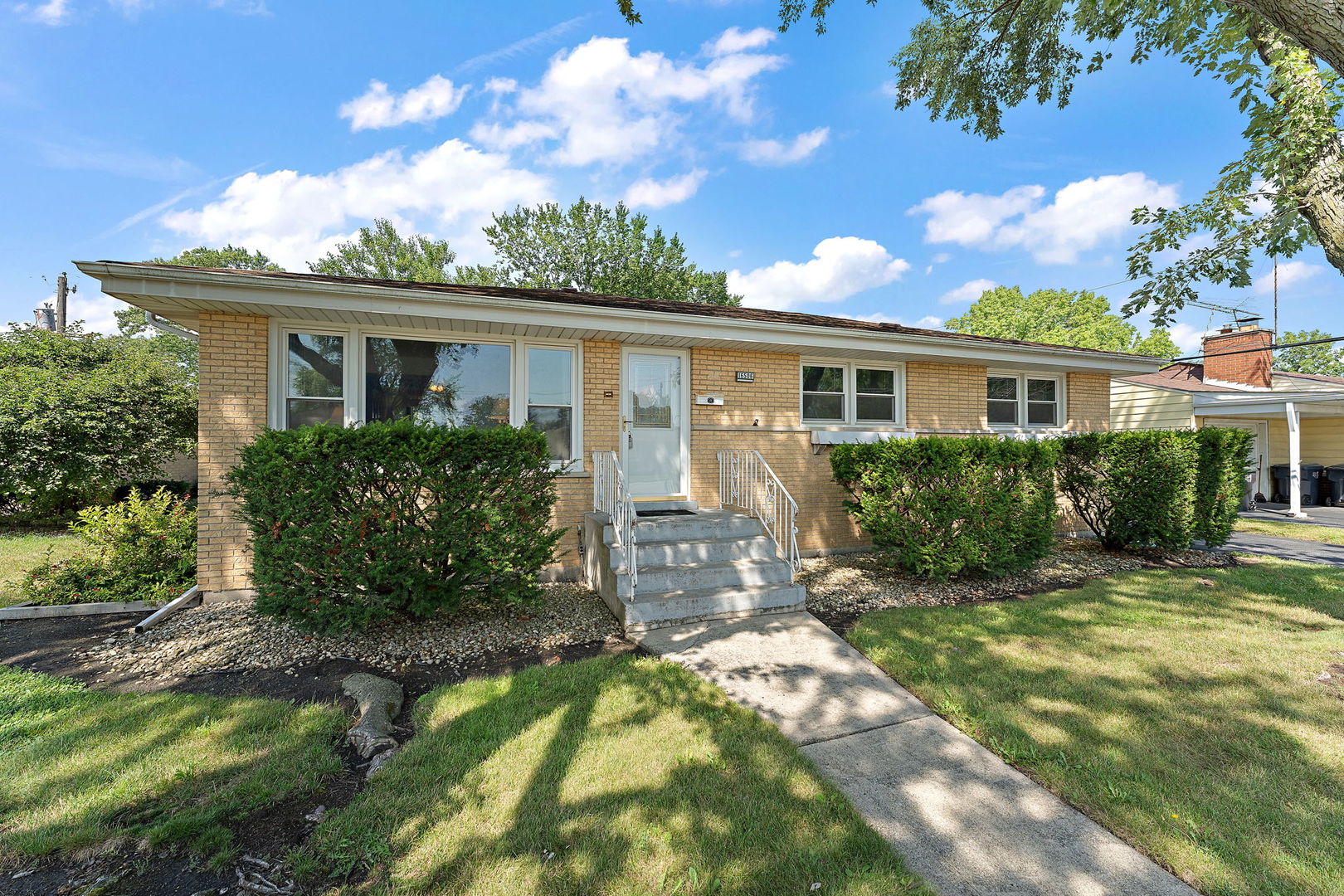 16506 School Street, South Holland, IL 60473