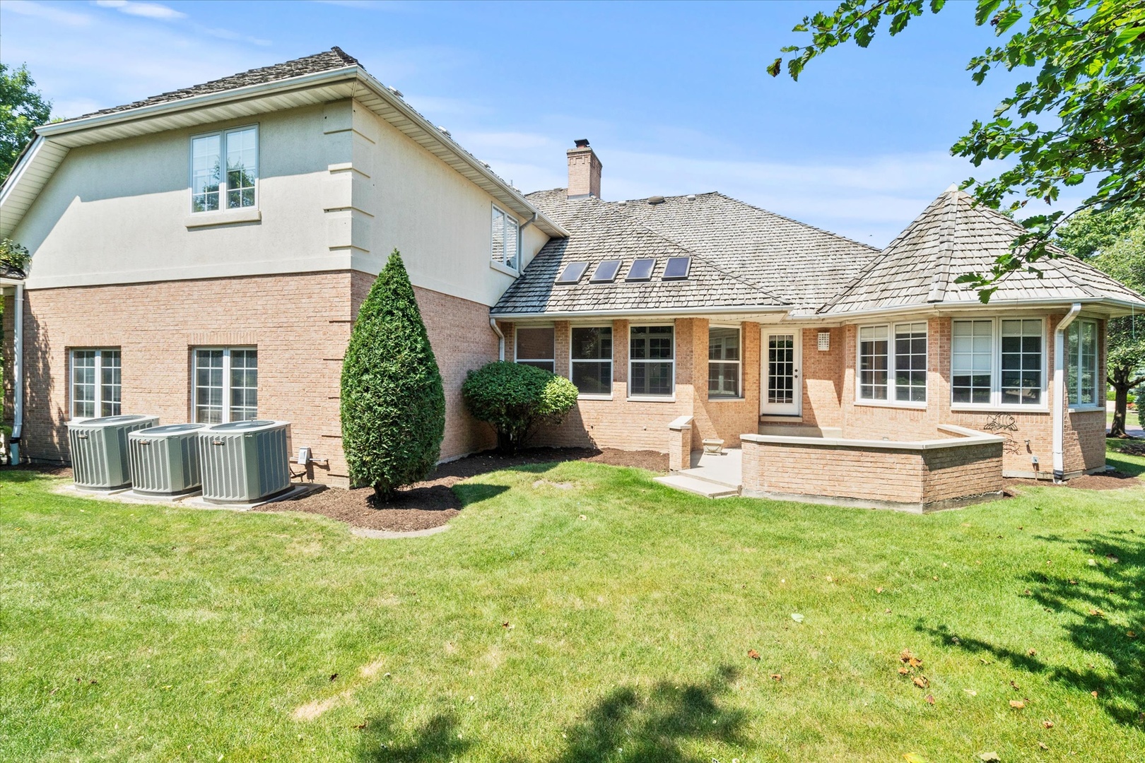 911 Red Fox Lane, Oak Brook, IL 60523