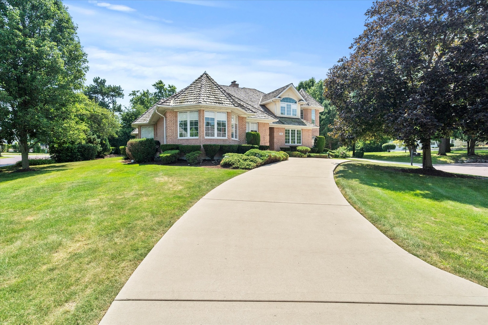 911 Red Fox Lane, Oak Brook, IL 60523