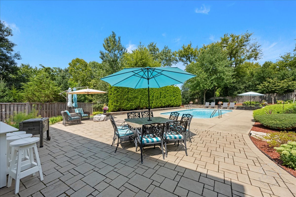 310 Timbers Trail, St. Charles, IL 60174