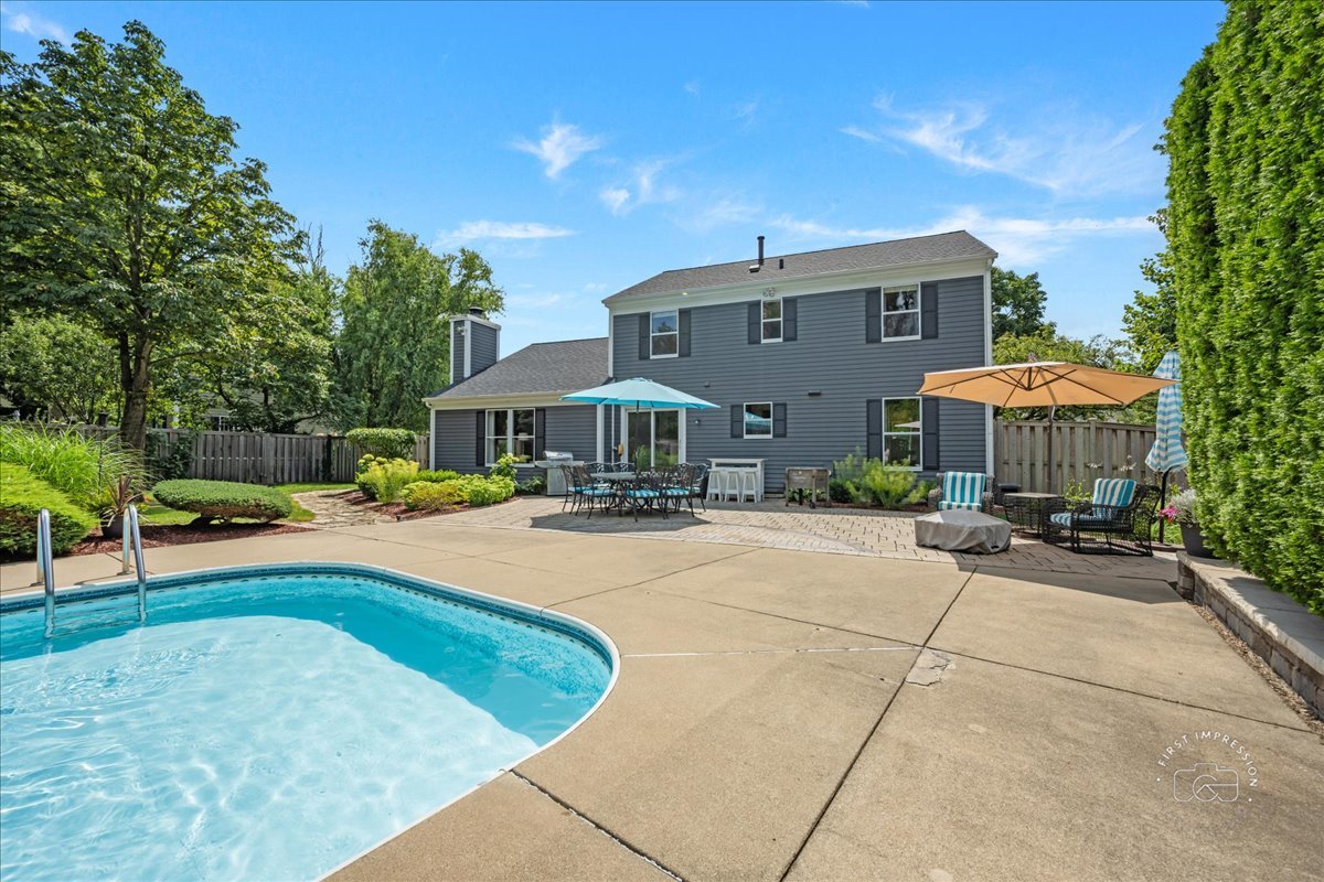 310 Timbers Trail, St. Charles, IL 60174