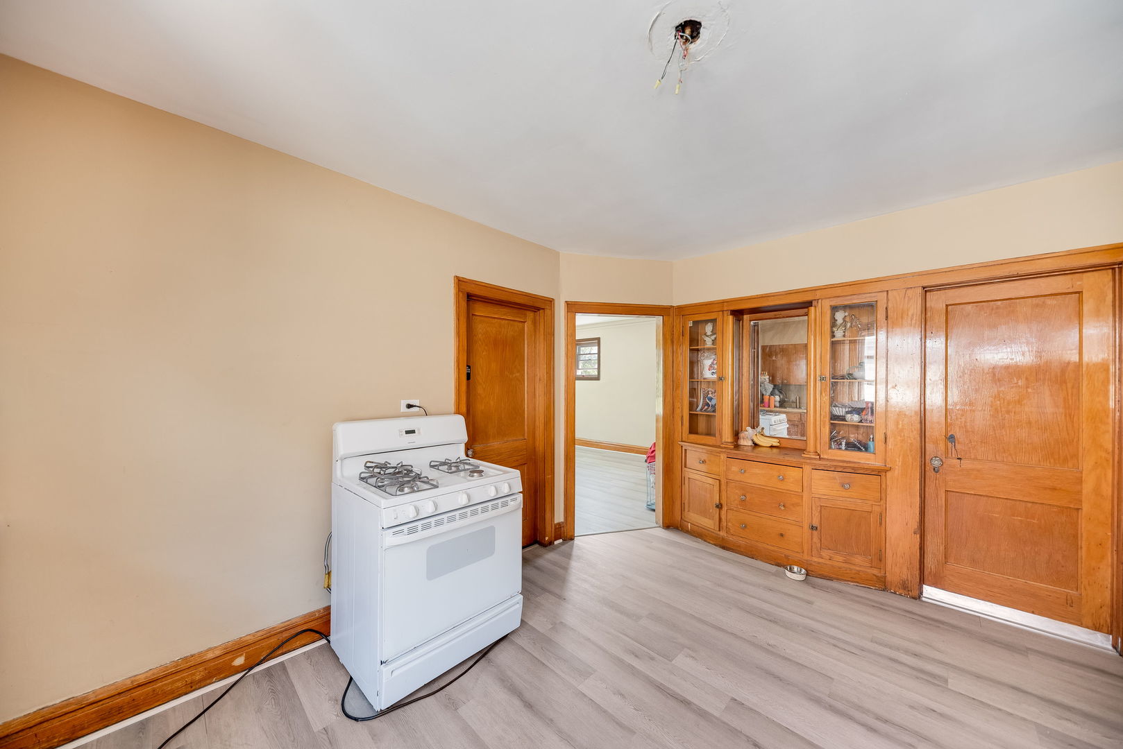 5501 W 24th Street, Cicero, IL 60804
