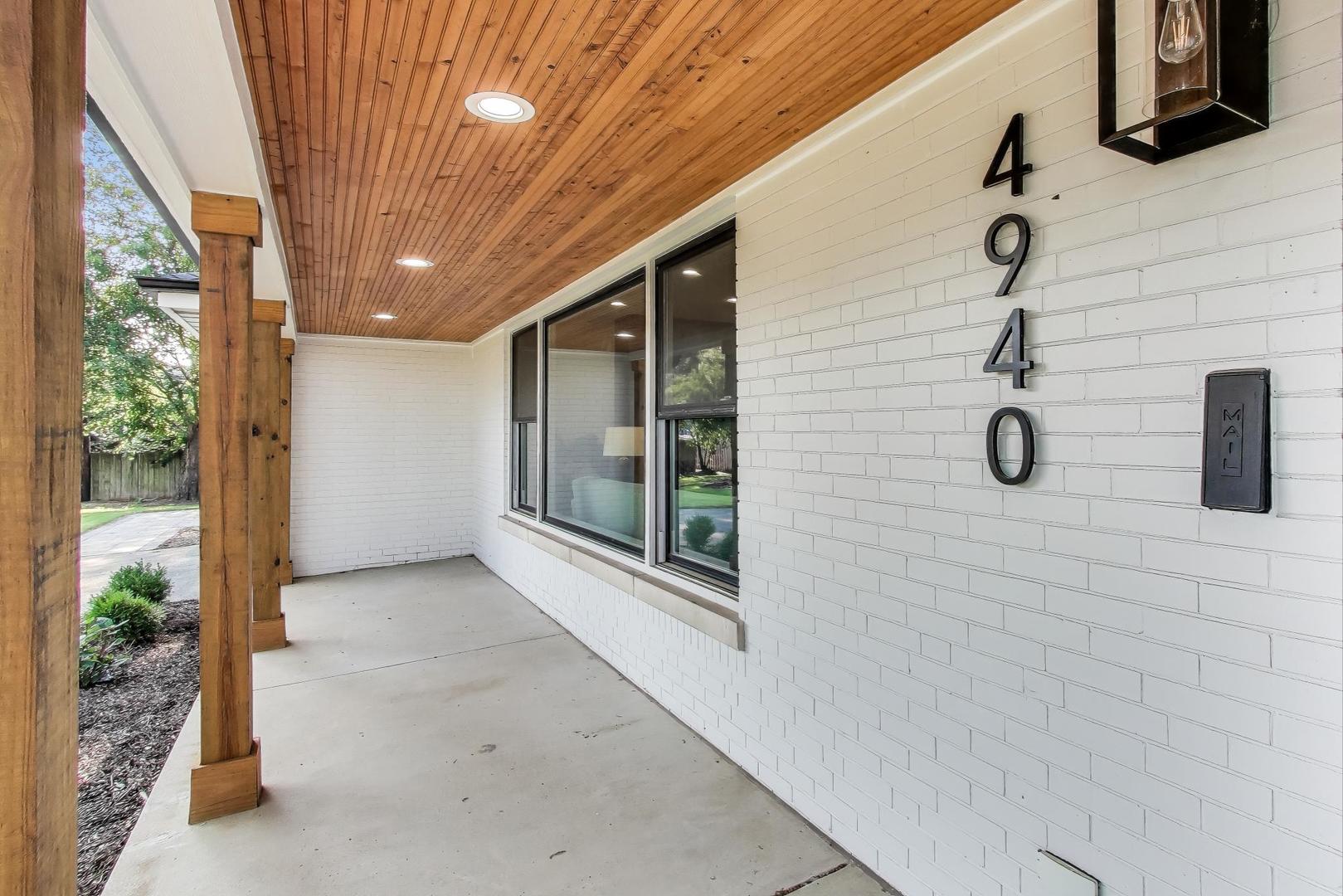 4940 Wolf Road, Western Springs, IL 60558