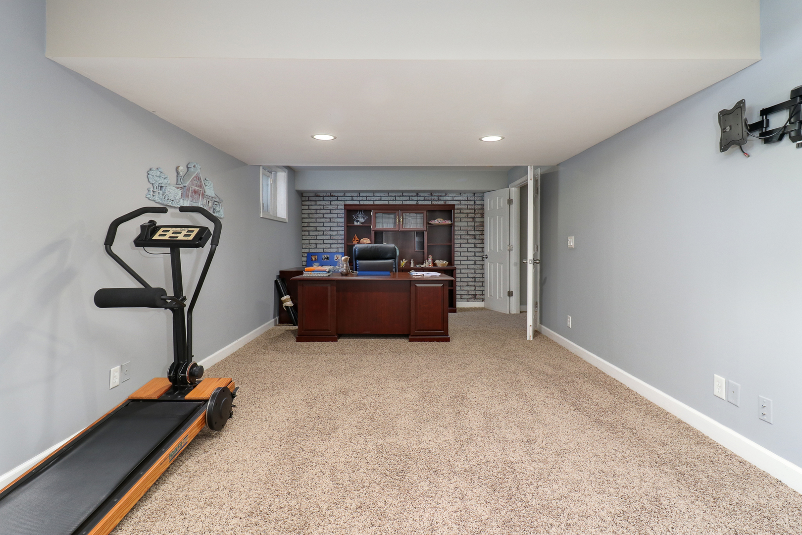 277 Clearview Road, El Paso, IL 61738