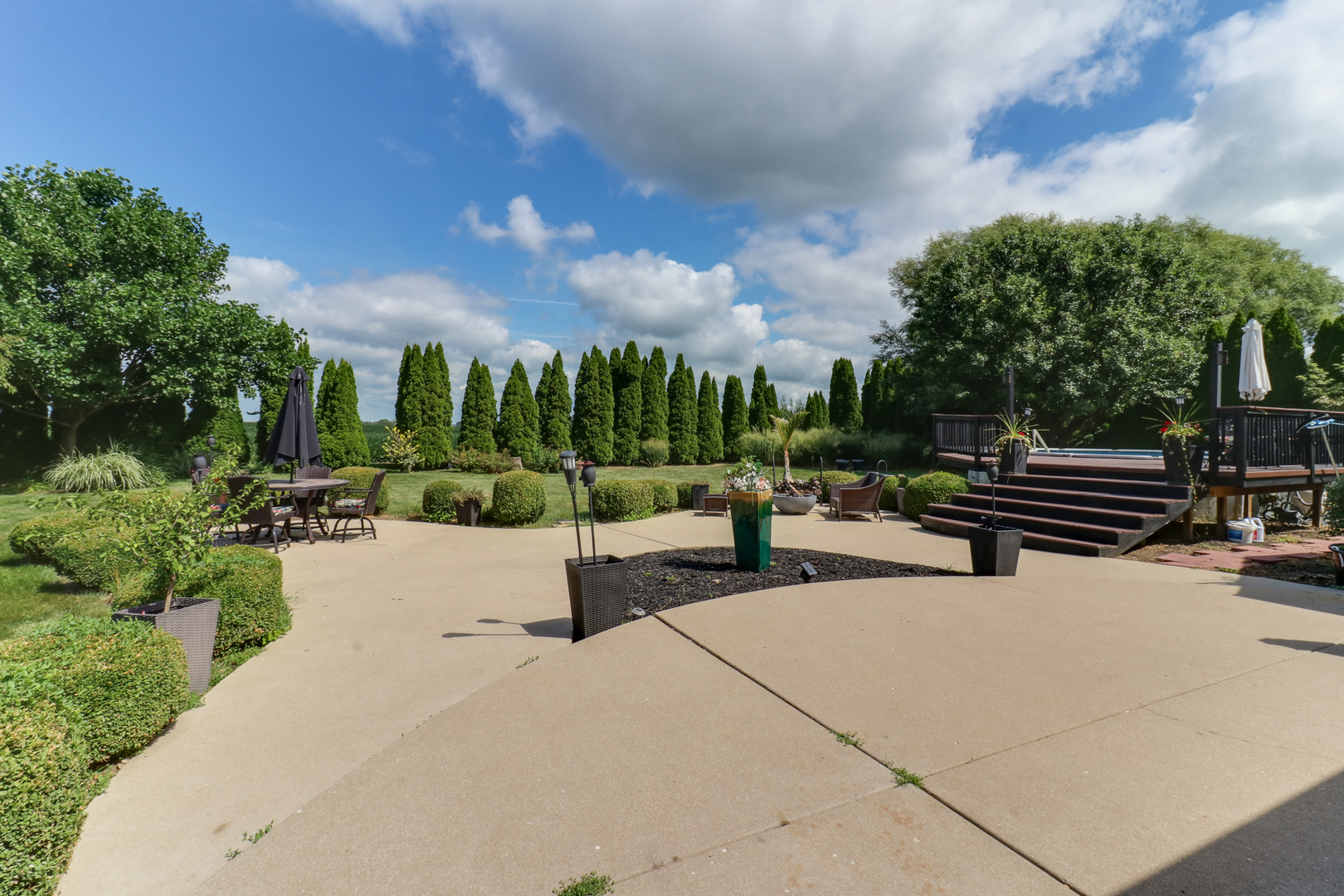 277 Clearview Road, El Paso, IL 61738