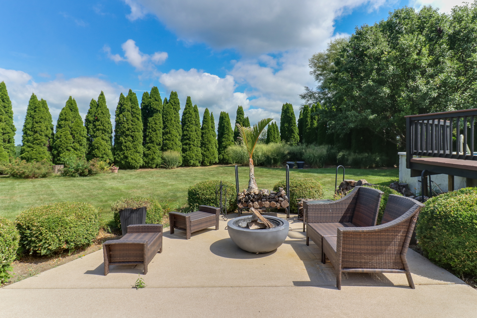 277 Clearview Road, El Paso, IL 61738