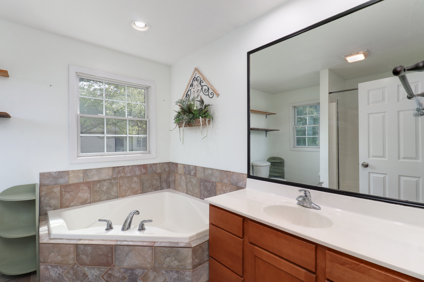 277 Clearview Road, El Paso, IL 61738